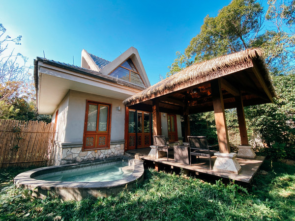 太湖畔温泉畅泡!76-200㎡别墅可选!