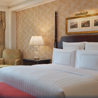 北京丽思卡尔顿酒店(华贸中心) 豪华大床房 1晚 无早餐