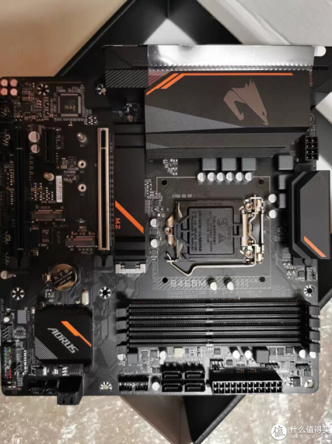 2020-12-24 13:13:05材质好技嘉小雕b460maoruspro主板,从外观上来看