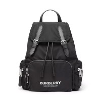 黑卡会员：BURBERRY 博柏利 8021261 尼龙双肩背包 