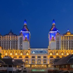告庄西双景内!西双版纳湄公河景兰大酒店2晚(含双早+接送机+曼听公园傣楼1日游)