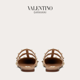 VALENTINO GARAVANI/华伦天奴 女士 ROCKSTUD 漆皮铆钉穆勒鞋 VLTW4D25VNW （36、灰色）