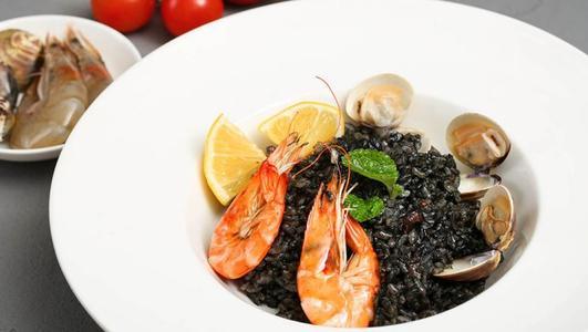 外表像黑暗料理，内在是正经的地中海美味
