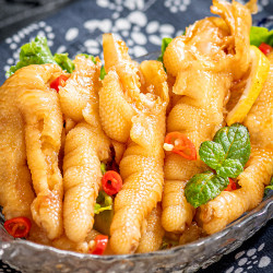 启忆酸辣无骨鸡爪盒装网红去骨柠檬凤爪泡椒脱骨即食卤味泡爪200g