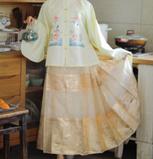 兰若庭 明制汉服 望水云鹤 女士马面裙 sx7710 米白 s