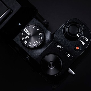 FUJIFILM 富士 X-S10 APS-C画幅 微单相机 黑色 XC 35mm F2 R WR 定焦镜头 单头套机