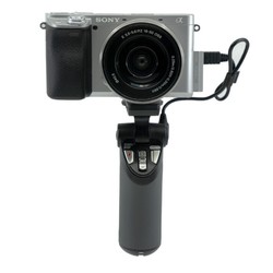 SONY 索尼 Alpha 6400 APS-C画幅 微单相机 银色 E PZ 16-50mm F3.5 OSS 变焦镜头 蓝牙手柄套装