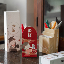 三年二班女小学生可折叠笔筒文具盒