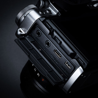 FUJIFILM 富士 X-T3 APS-C画幅 微单相机 银色 XF 35mm F2 R WR 定焦镜头 单头套机
