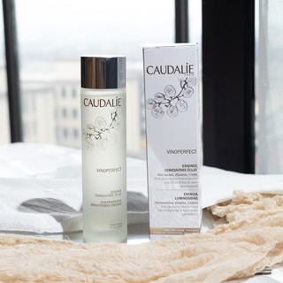 CAUDALIE 欧缇丽 臻美亮白焕肌精华露