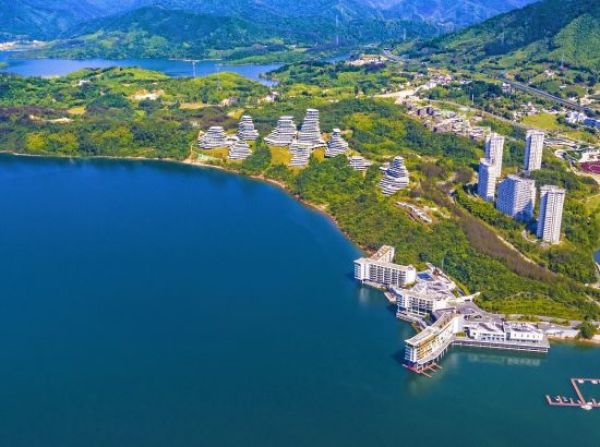 依湖而立黄山太平湖绿地皇冠假日酒店湖景豪华房2晚含早