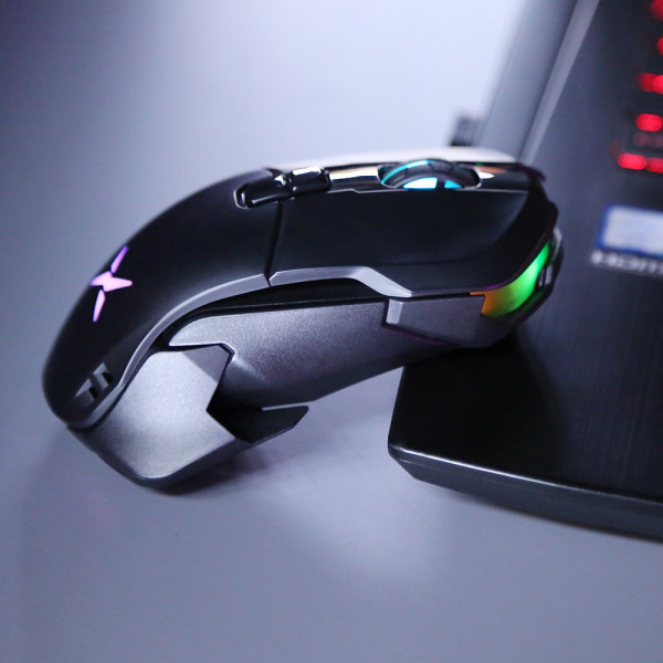 小编精选delux多彩m629双模游戏鼠标