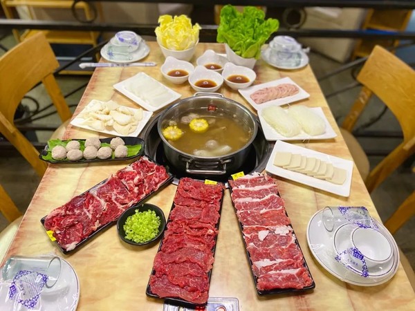 上海美食推荐：川渝又一村火锅烤肉自助，49.9元每人！喜来稀肉138元享3~4人餐！