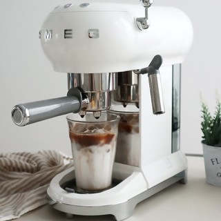 Smeg 斯麦格 ECF01 咖啡机 1.5L 珍珠白