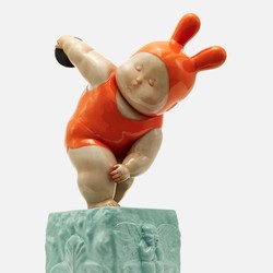 XQ 稀奇 稀奇艺术 瞿广慈《掷铁饼baby》35X22X13cm 雕塑 玻璃钢手绘