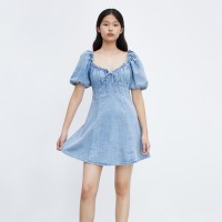 小编精选:夏天来了,又该买买买啦,变身UR女孩,新品夏日宝藏裙穿起来~