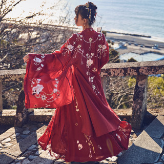 十三余特色女装 十三余小豆蔻儿 牡丹国色 重工刺绣大袖衫婚服外套汉服女 S 大袖衫第十五批11月号发货 报价价格评测怎么样 什么值得买