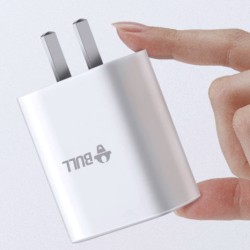 BULL 公牛 PD20W 充电器