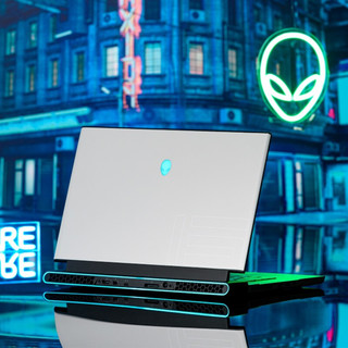 Alienware 外星人 m15 R3 15.6英寸 轻薄本 白色(酷睿i7-10750H、RTX 2070 SUPER 8G、32GB、1TB SSD、1080P、300Hz、ALW15M-R5758W)