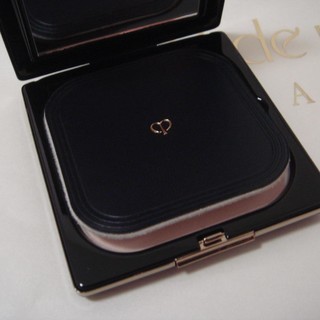 Cle de Peau BEAUTE 肌肤之钥 光耀彩妆系列光颜粉蜜