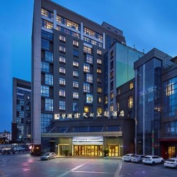地理位置优越!扬州东关街望潮楼文化主题酒店 豪华房1晚(含早餐+水上乐园门票)