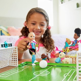 Barbie 芭比 小凯丽的世界系列 GHK37 小凯莉和宠物们的足球运动会 芭比娃娃