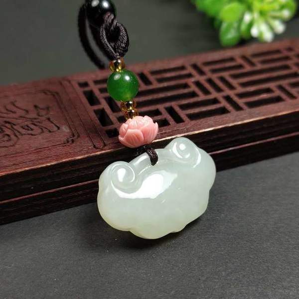 新疆和田玉如意富贵长命锁挂件