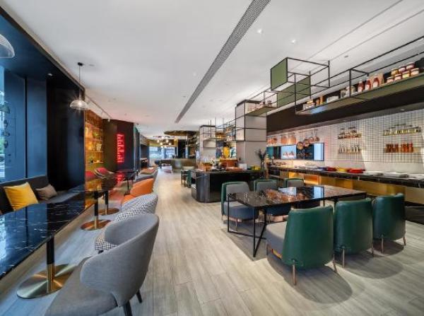 上海外滩老码头citigo欢阁酒店 高级大床房1晚(含双早 混沌夜宵 咖啡)