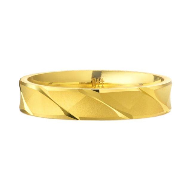 周生生 78206R 中性素圈足金戒指