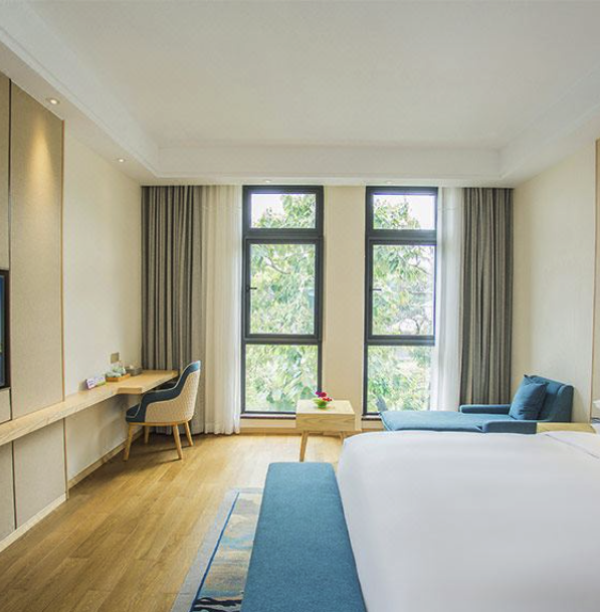 周末不加价杭州灵山开元颐居酒店精选房1晚含双早马场体验券家庭正餐