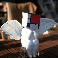 XQ 稀奇 瞿广慈《天使看得见-蒙德里安》25x36x12cm 玻璃钢/手绘/烤漆