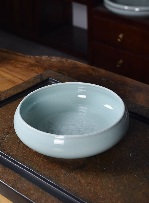 龙泉青瓷弟窑粉青牡丹圆口洗22x77x255cm原矿釉