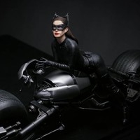 新品预售：Queen Studios 《蝙蝠侠：黑暗骑士崛起》猫女 1/6全身雕像