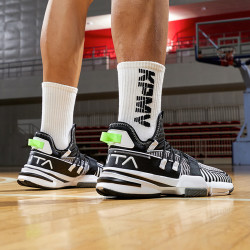 anta安踏轻狂1代112021609男款减震篮球鞋