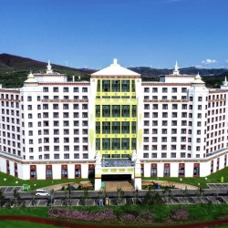 承德 坝上马镇 梦马/白马酒店 观景房1晚(含双早+舞马世界门票+七彩森林门票等)
