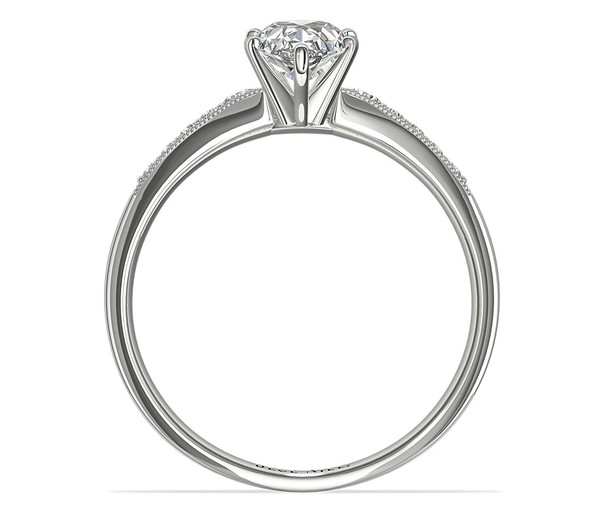浪漫七夕来袭，让戒指替你说情话——渐变锯状钻石订婚戒指