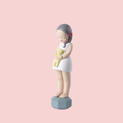本艺术空间 贾晓鸥 桃子小姐系列-玩具熊Tony 305x75x75mm 雕塑 陶瓷