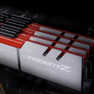 G.SKILL 芝奇 Trident Z三叉戟 DDR4 3200MHz 台式机内存 马甲条 捷豹银 32GB 16GBx2 F4-3200C14D-32GTZ