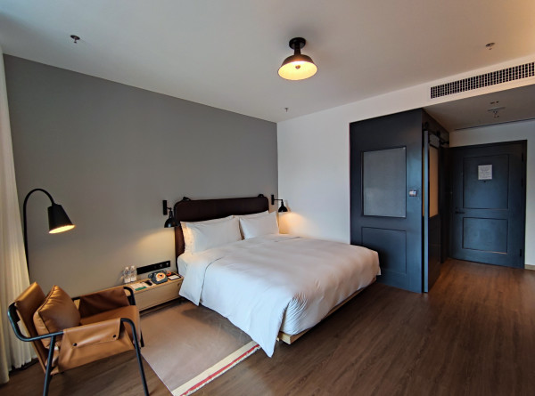 元旦春节周末不加价深圳北站moxy酒店高级客房2晚连住含单早特调鸡尾