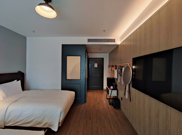 元旦春节周末不加价深圳北站moxy酒店高级客房2晚连住含单早特调鸡尾