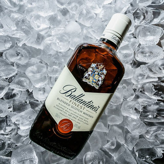 Ballantine's/百龄坛 特醇苏格兰威士忌 40%vol 500ml+绝对伏特加 40%vol 500ml