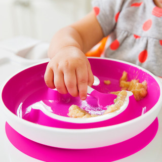 Munchkin满趣健 笑脸盘宝宝自主进食辅食盘吸盘碗辅食勺左右手训练勺儿童餐具套组 粉色