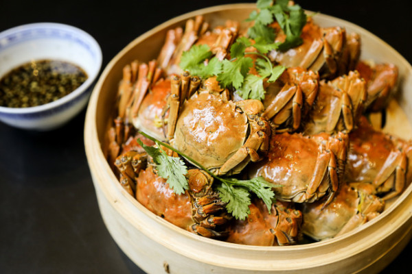 自助餐介绍蟹宴自助餐菜单有:熟醉河蟹(凉菜),清蒸河蟹,秘制香辣蟹