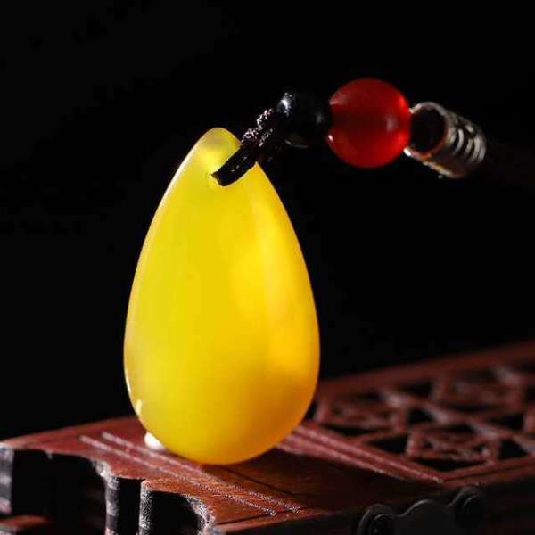 天然高冰黄玉髓水滴挂件吊坠31x18mm