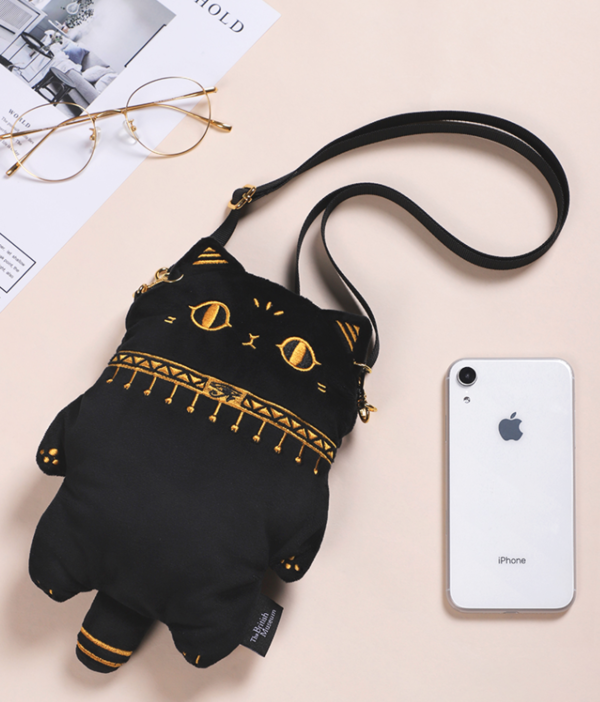 大英博物馆 盖亚·安德森猫毛绒手机包 17x6x25.5cm 可爱创意斜挎小包