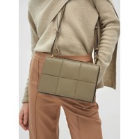 CHARLES & KEITH CK2-20270631女士绗缝格纹单肩腋下包