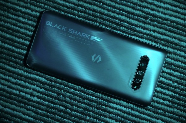 BLACK SHARK 黑鲨 4S 5G游戏手机 玄黑