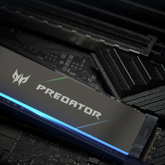 PREDATOR 宏碁掠夺者 GM7000 NVMe M.2 固态硬盘 4TB（PCI-E4.0）