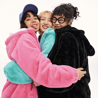 Material Girl MWAAB4201 女士仿兔毛外套