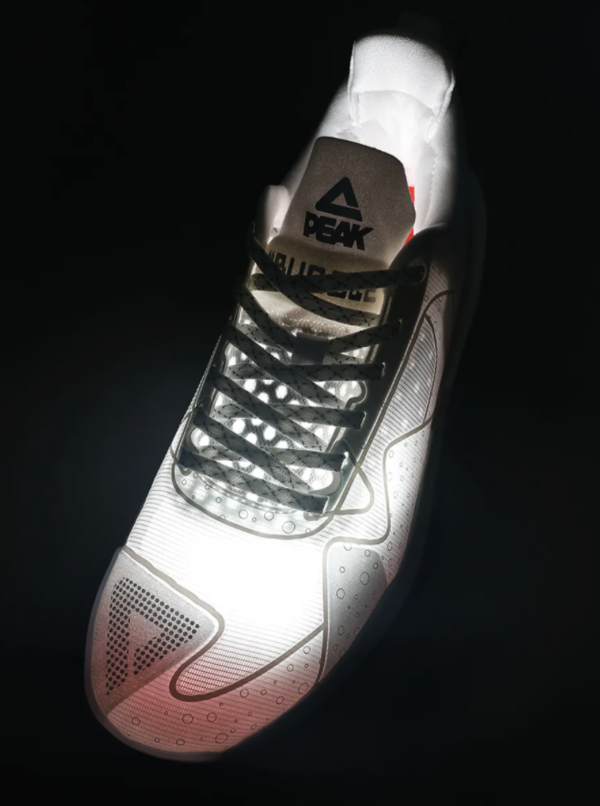 匹克态极闪现3代，改造后的它能否被称之为“实战神鞋”？